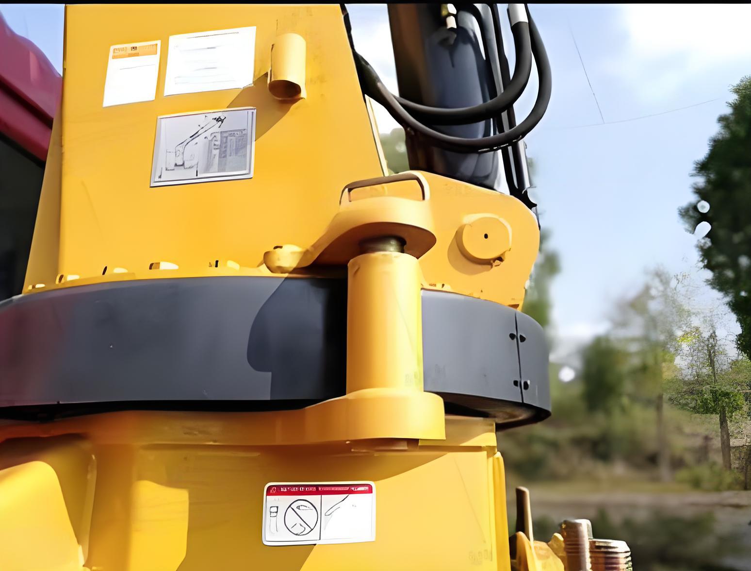 360° all rotation telescopic boom