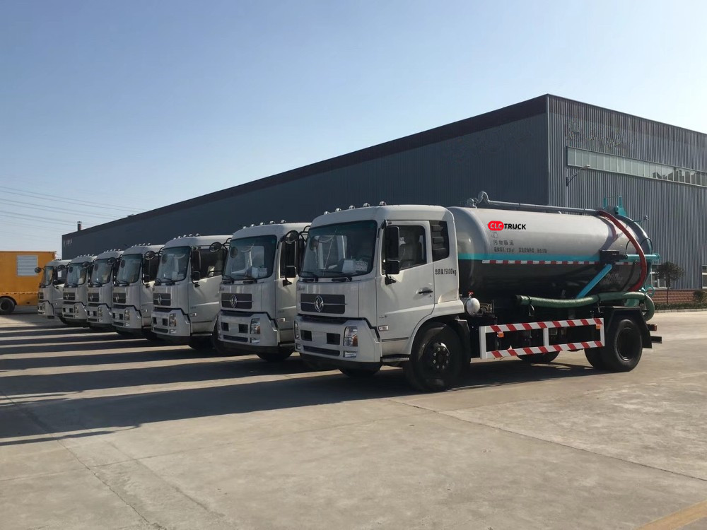 vacuum tank truck