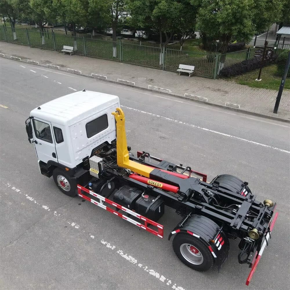Dongfeng 4x2 10ton Hook Lift Garbage Truck 