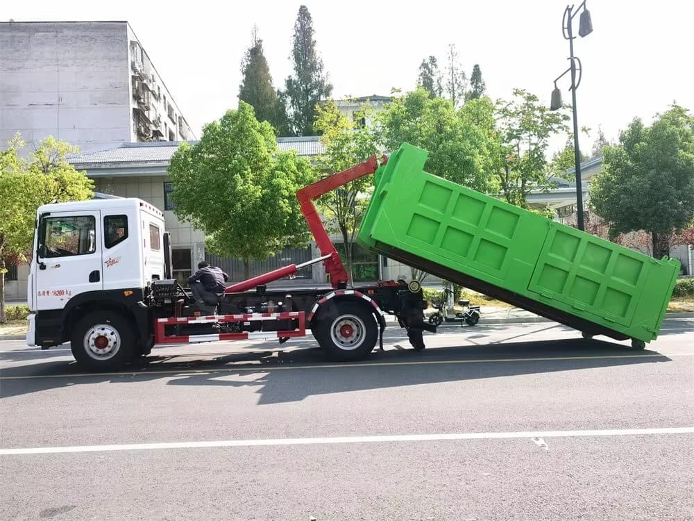 Dongfeng 4x2 10ton Hook Lift Garbage Truck 