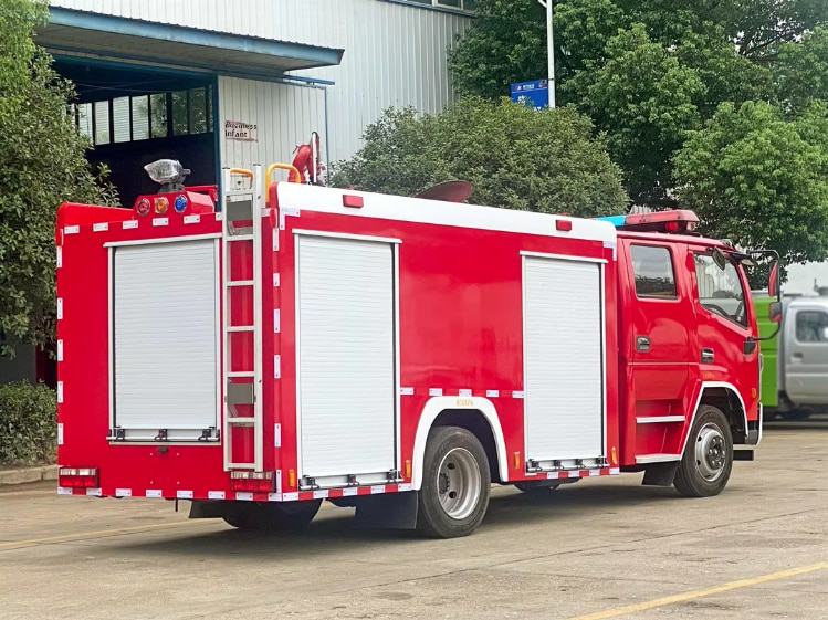 Dongfeng 4ton Water Fire Fighting Truck